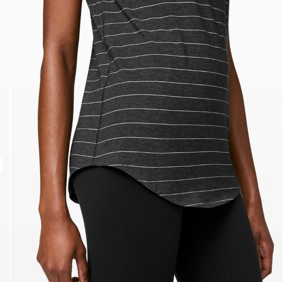 Lululemon Love tee Crew Stripe Short Serve - Picture 4 of 8